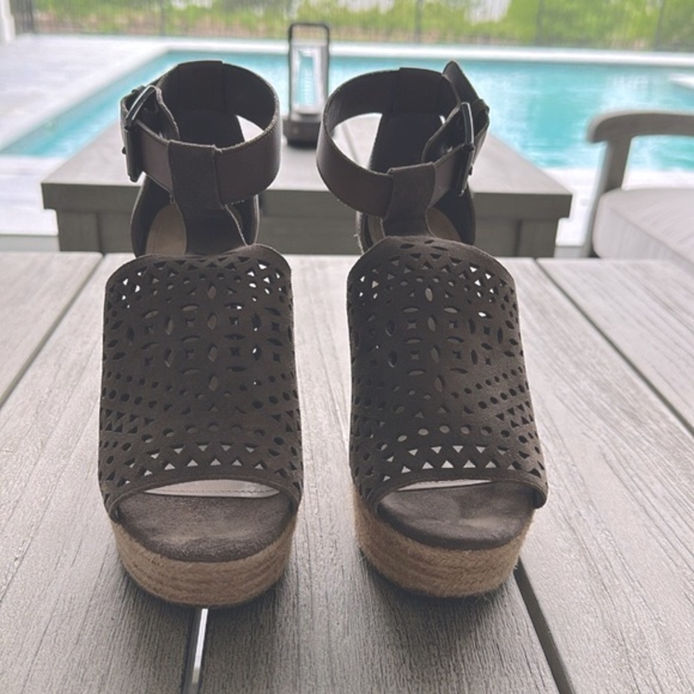 Marc Fisher wedge sandal - Picture 2 of 7